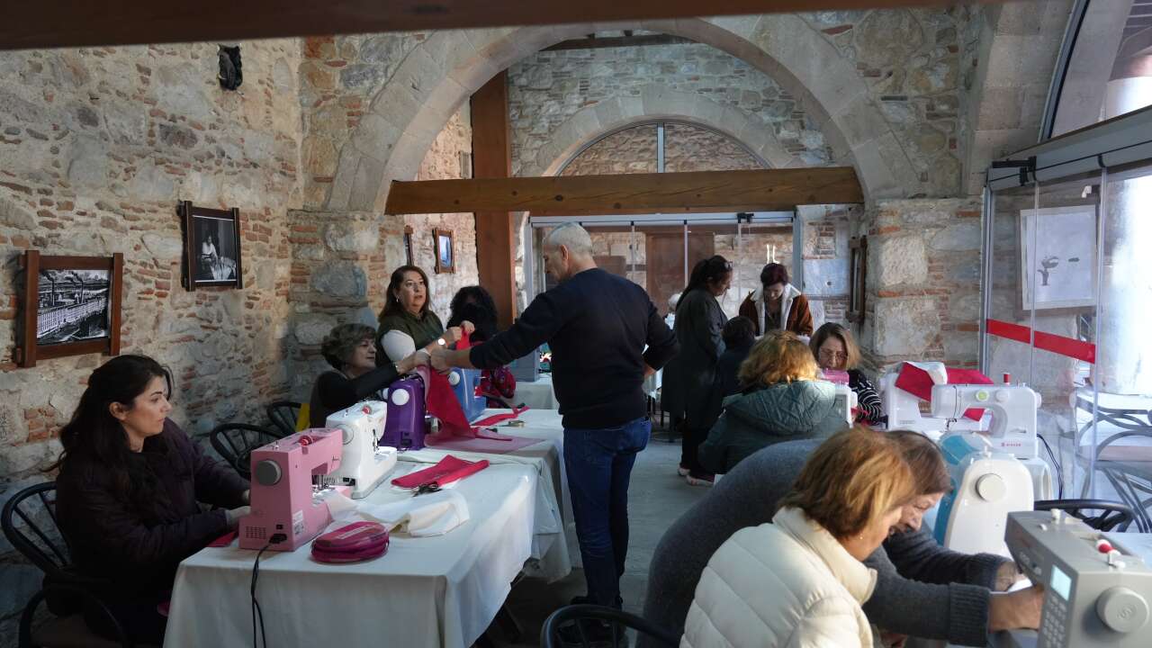 Milas’ta Kadınlardan El Emeği Göz Nuru Çanta Üretimi 4